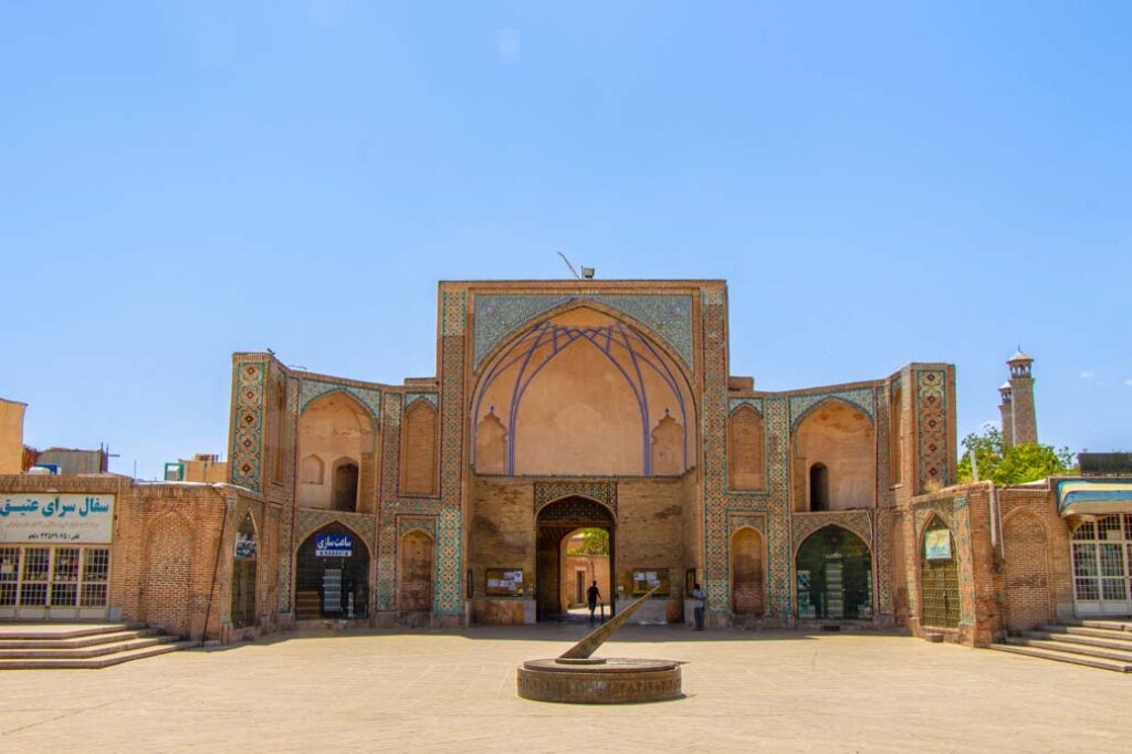 مسجد جامع عتیق-نمای بیرونی